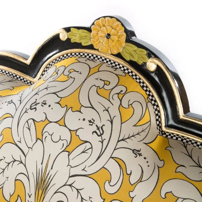Queen Bee Loveseat