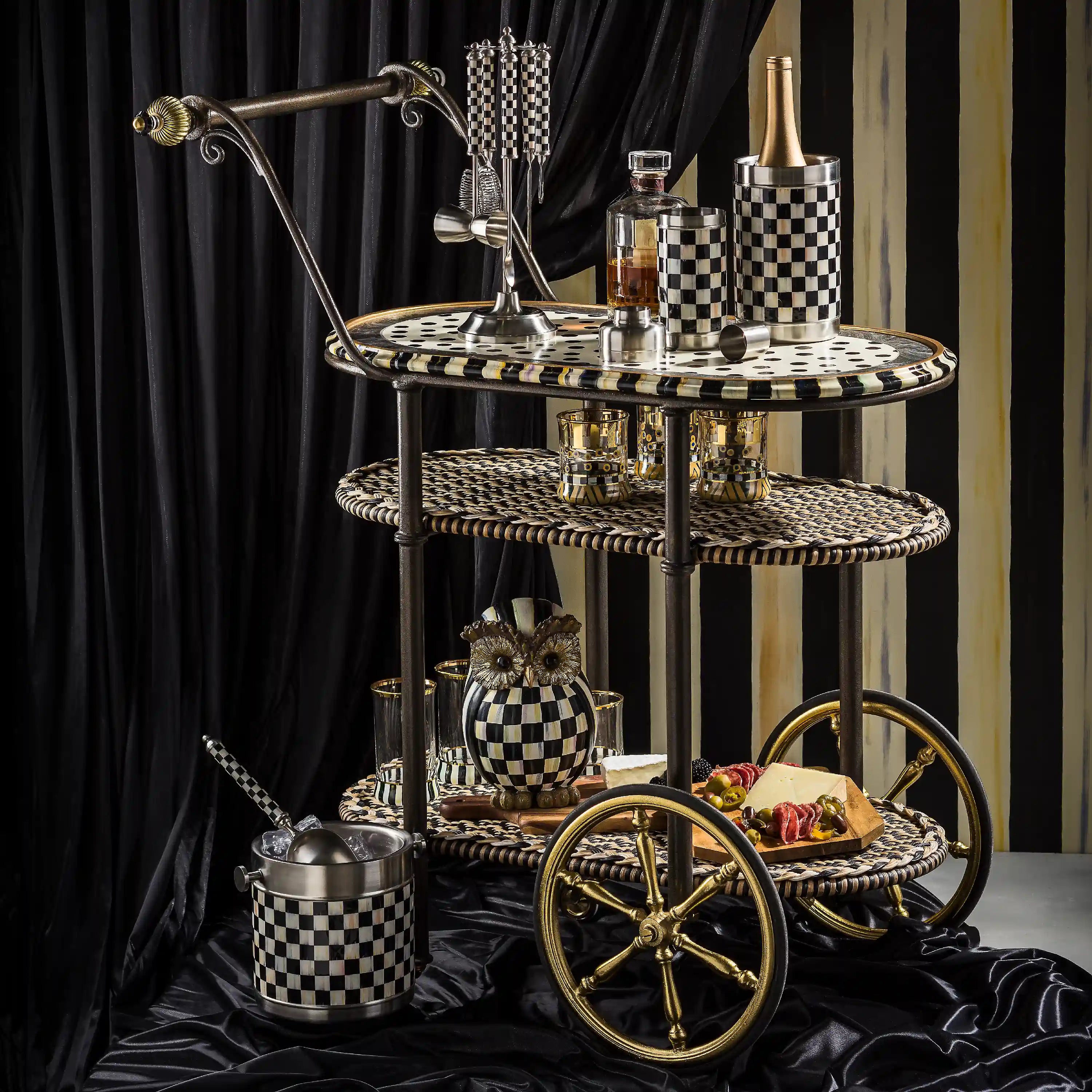 Courtly Stripe Wallpaper