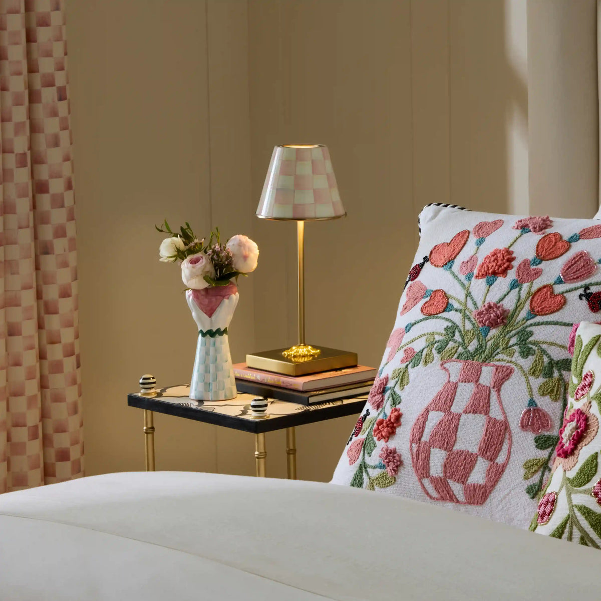 Rosy Check LED Rechargeable Cafe Table Lamp