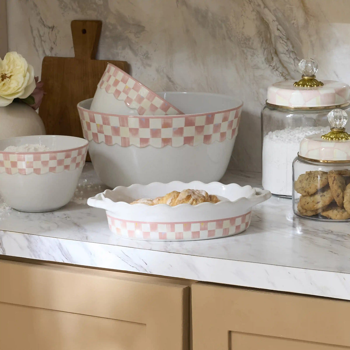 Courtly Check Everyday Medium Oval Baker