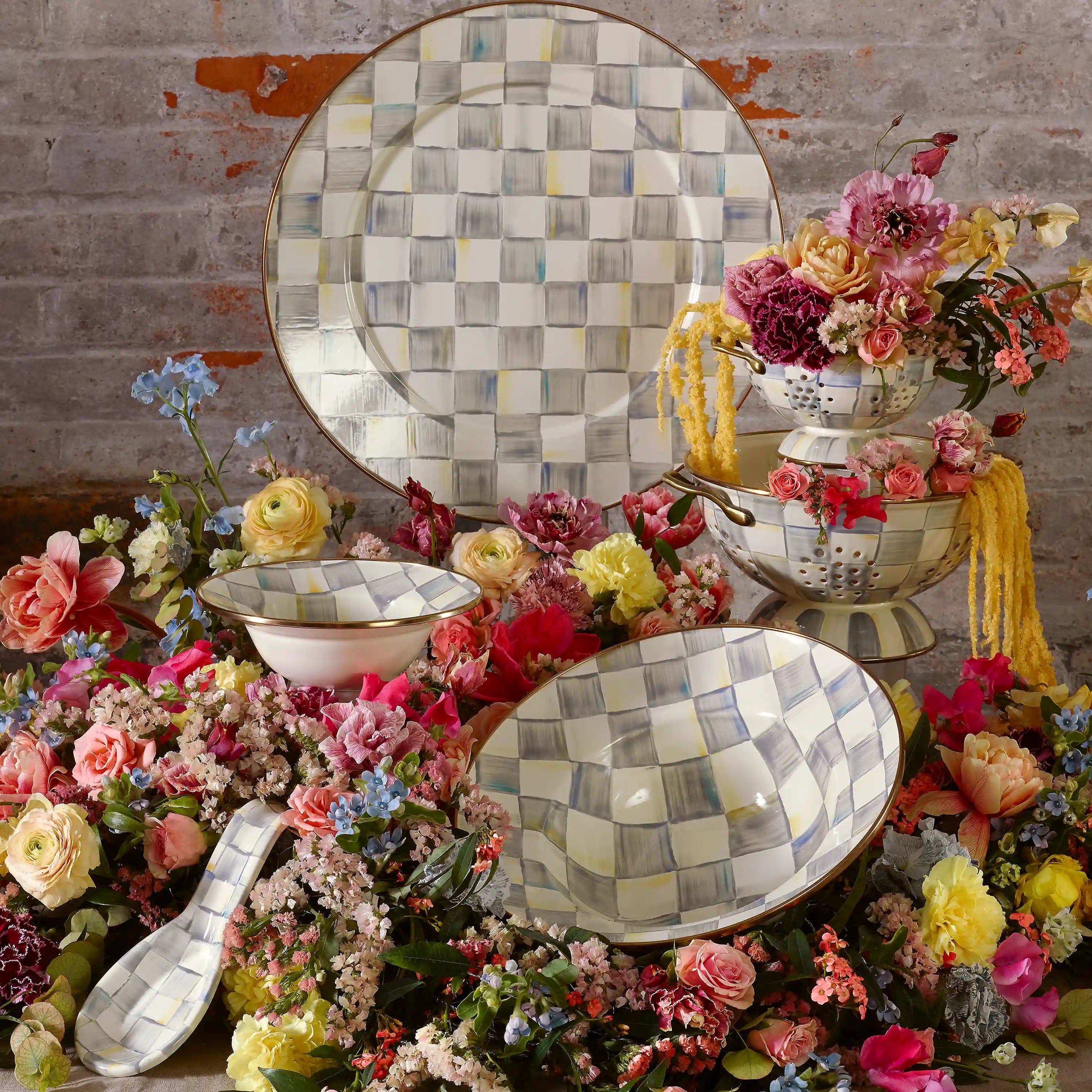 Rosy Check Large Colander