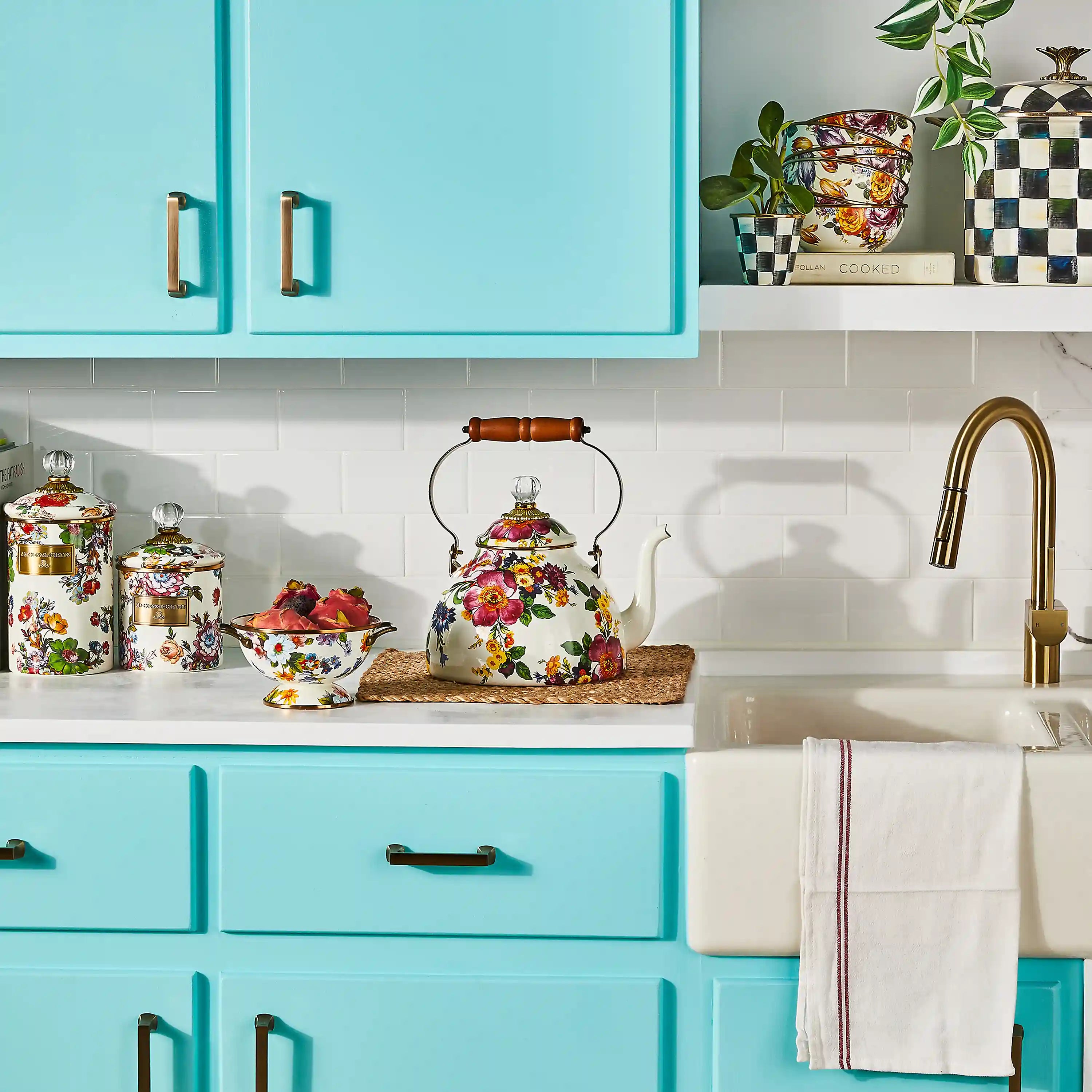 Royal English Garden 2 Quart Tea Kettle
