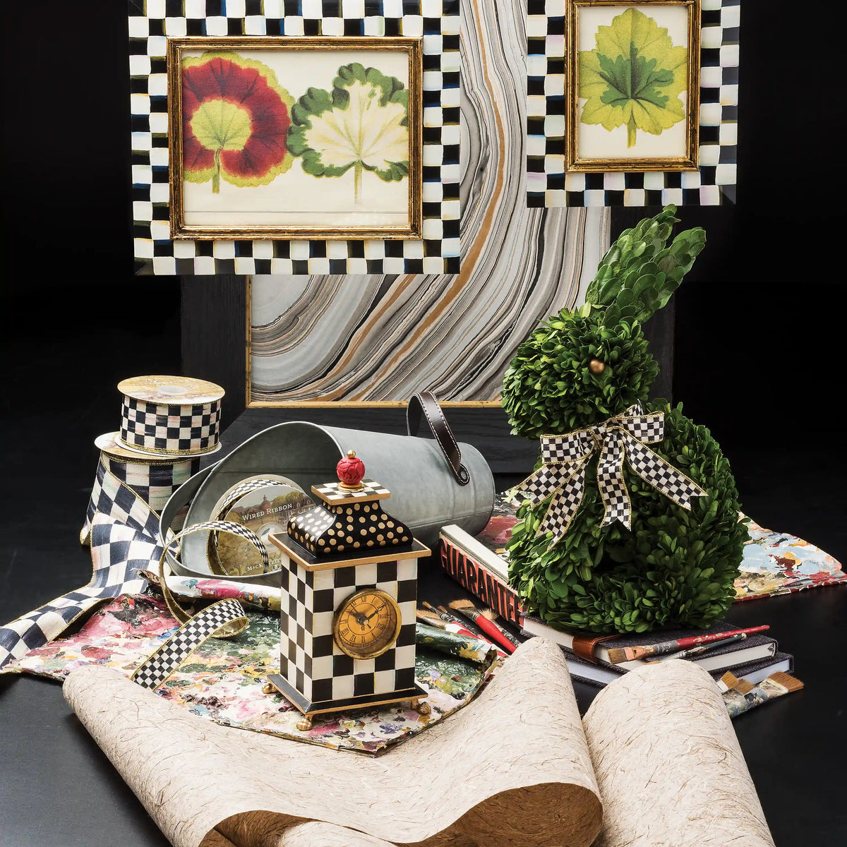 Rosy Check Desk Clock