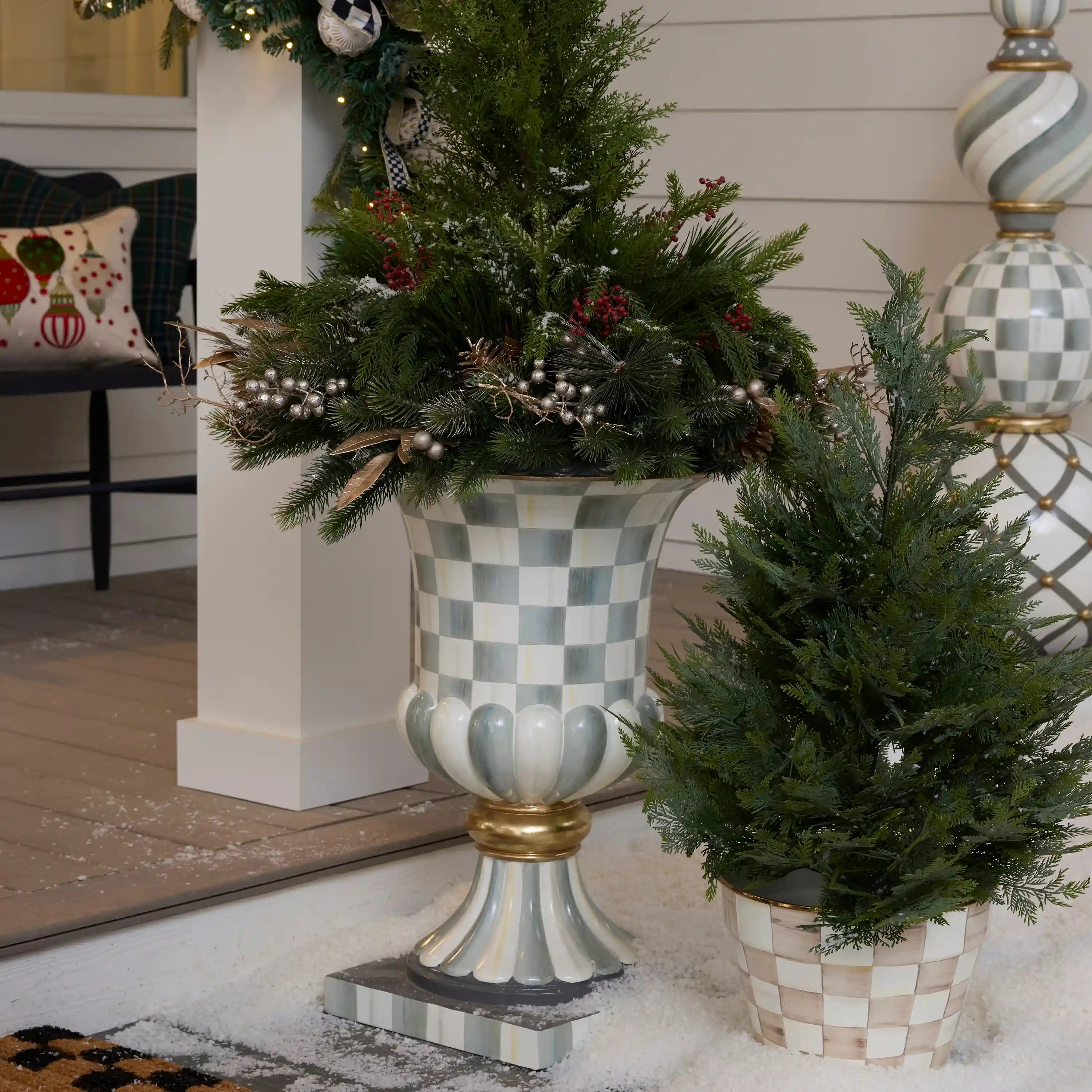Courtly Check Pedestal Urn
