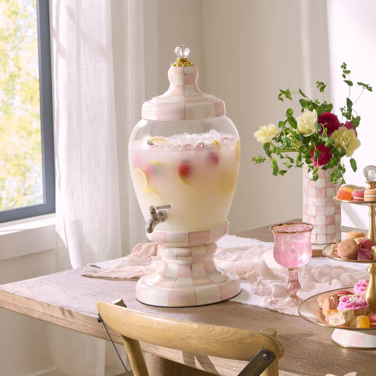 Courtly Check Beverage Hostess