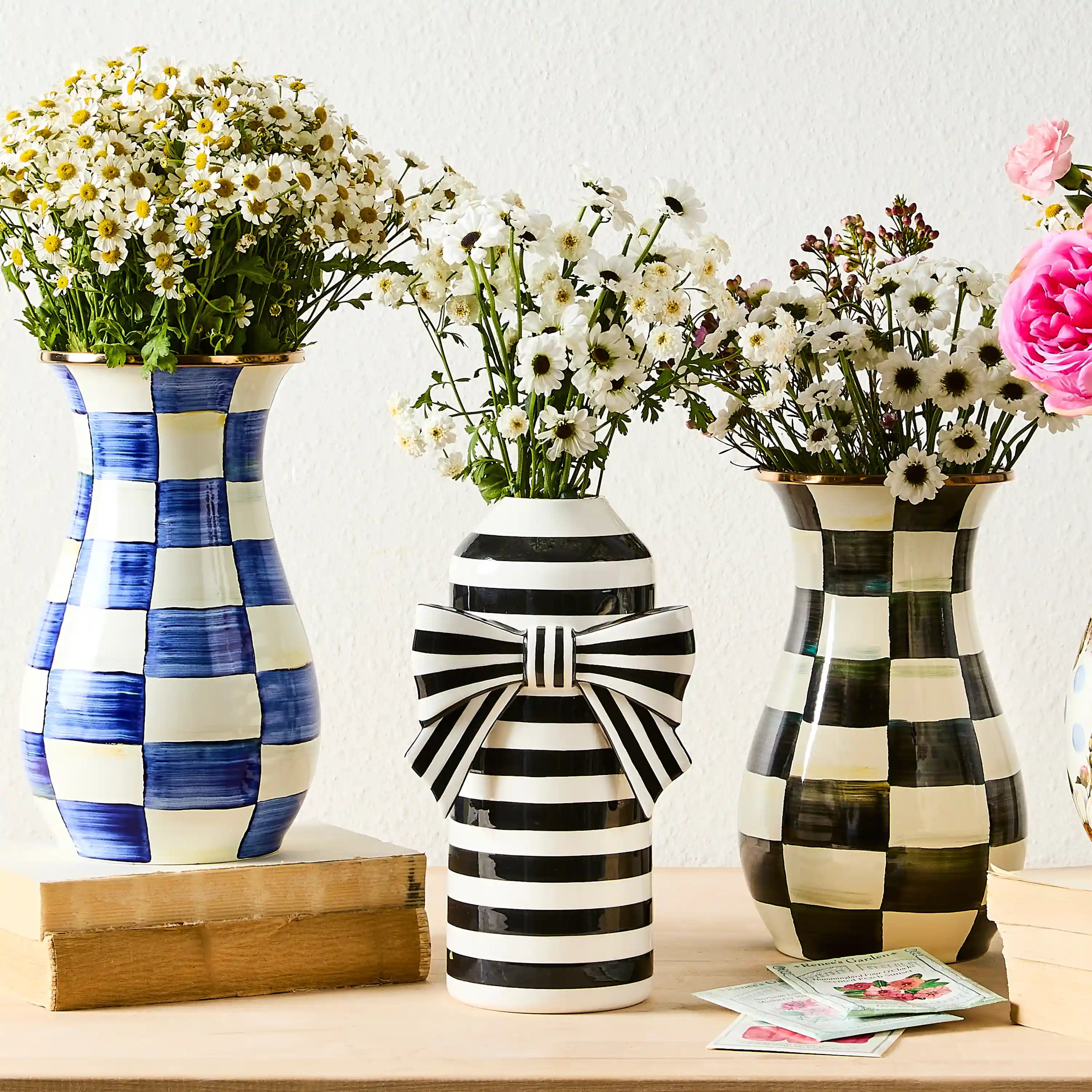 Courtly Bow Vase
