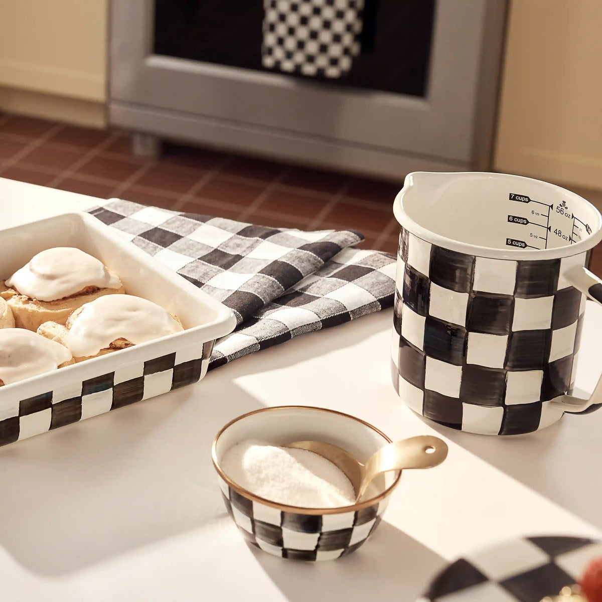 Courtly Check 7 Cup Measuring Cup