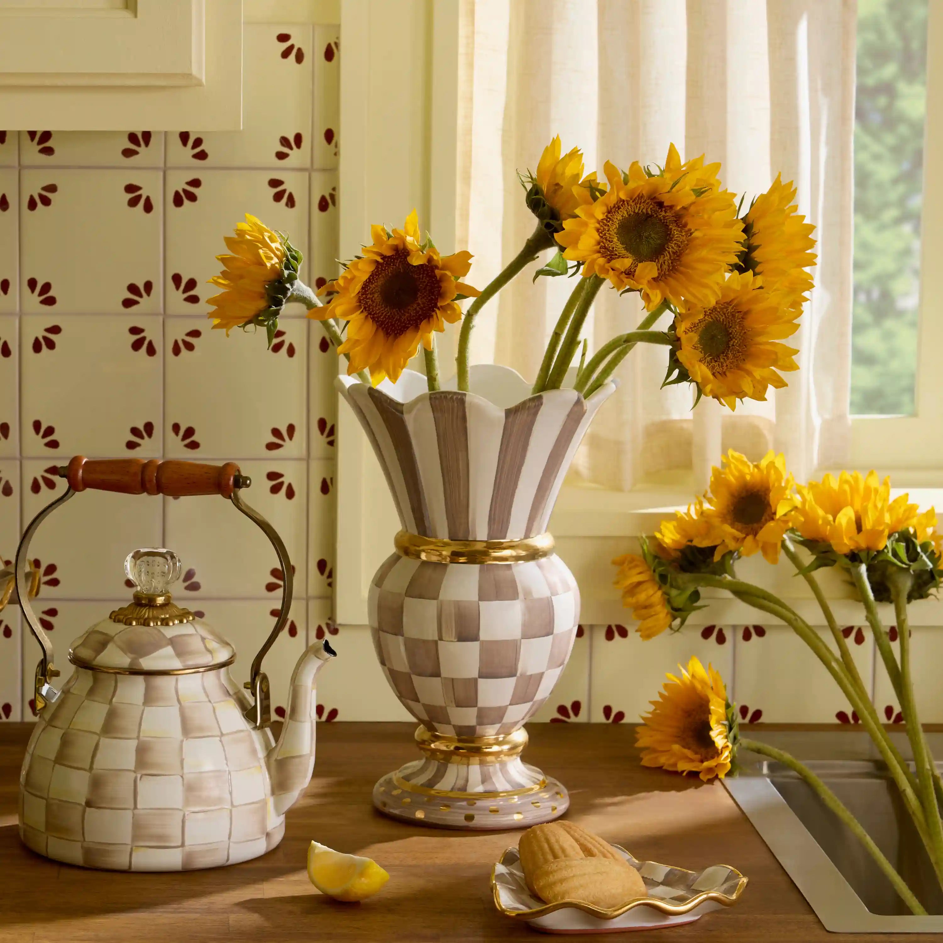 Mocha Check Ceramic Great Vase