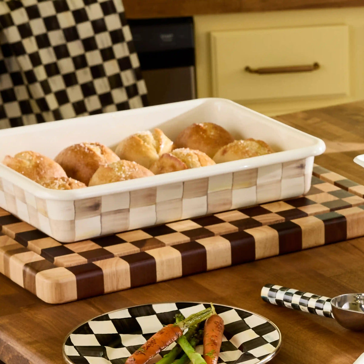 Courtly Check 9" x 13" Baking Pan