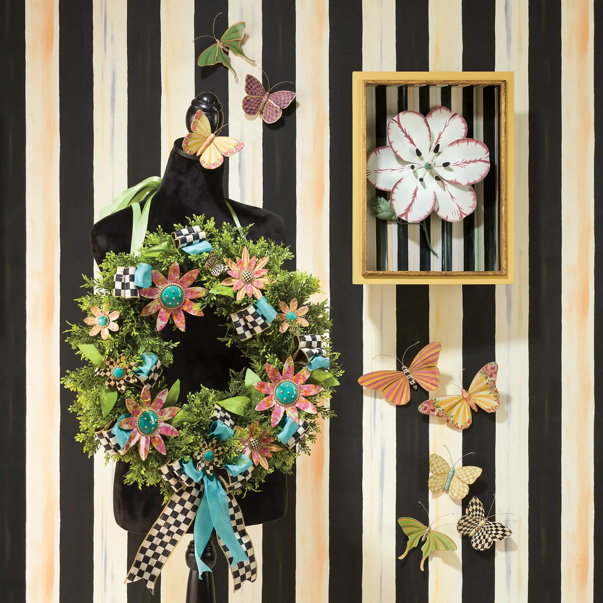 Courtly Stripe Wallpaper