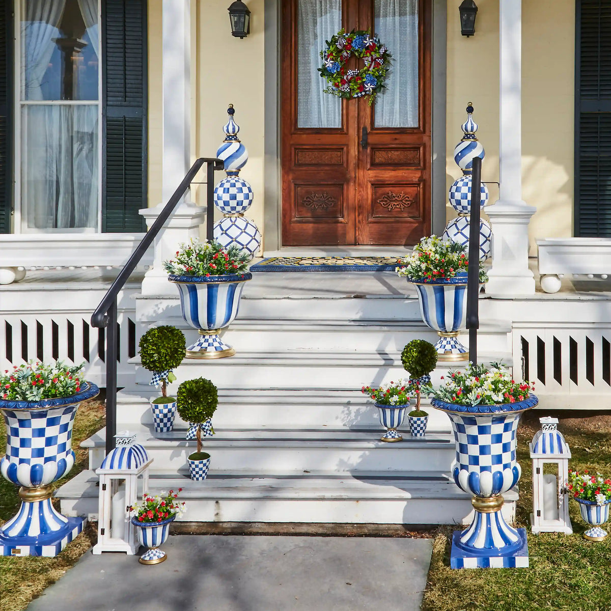 Mocha Check Pedestal Urn