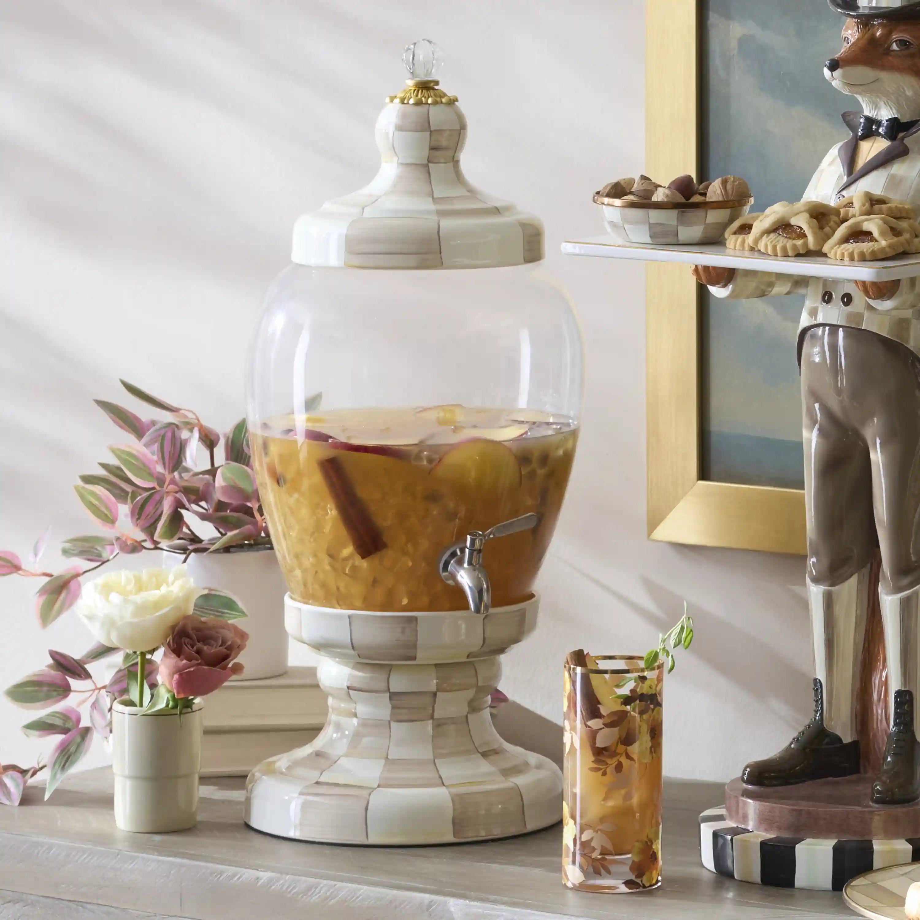 Courtly Check Beverage Hostess