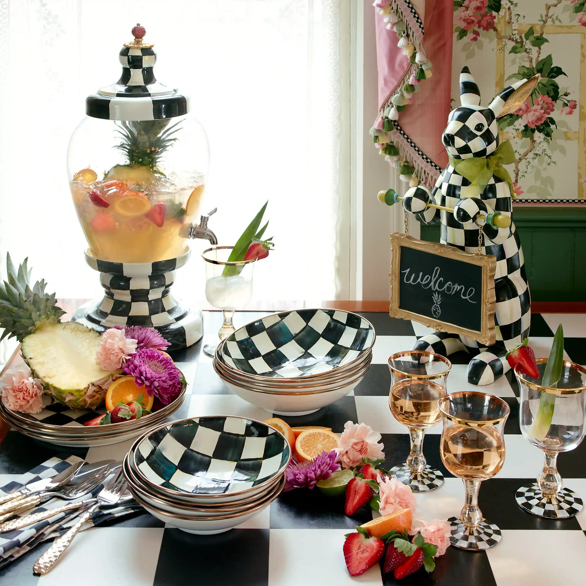 Courtly Check Beverage Hostess