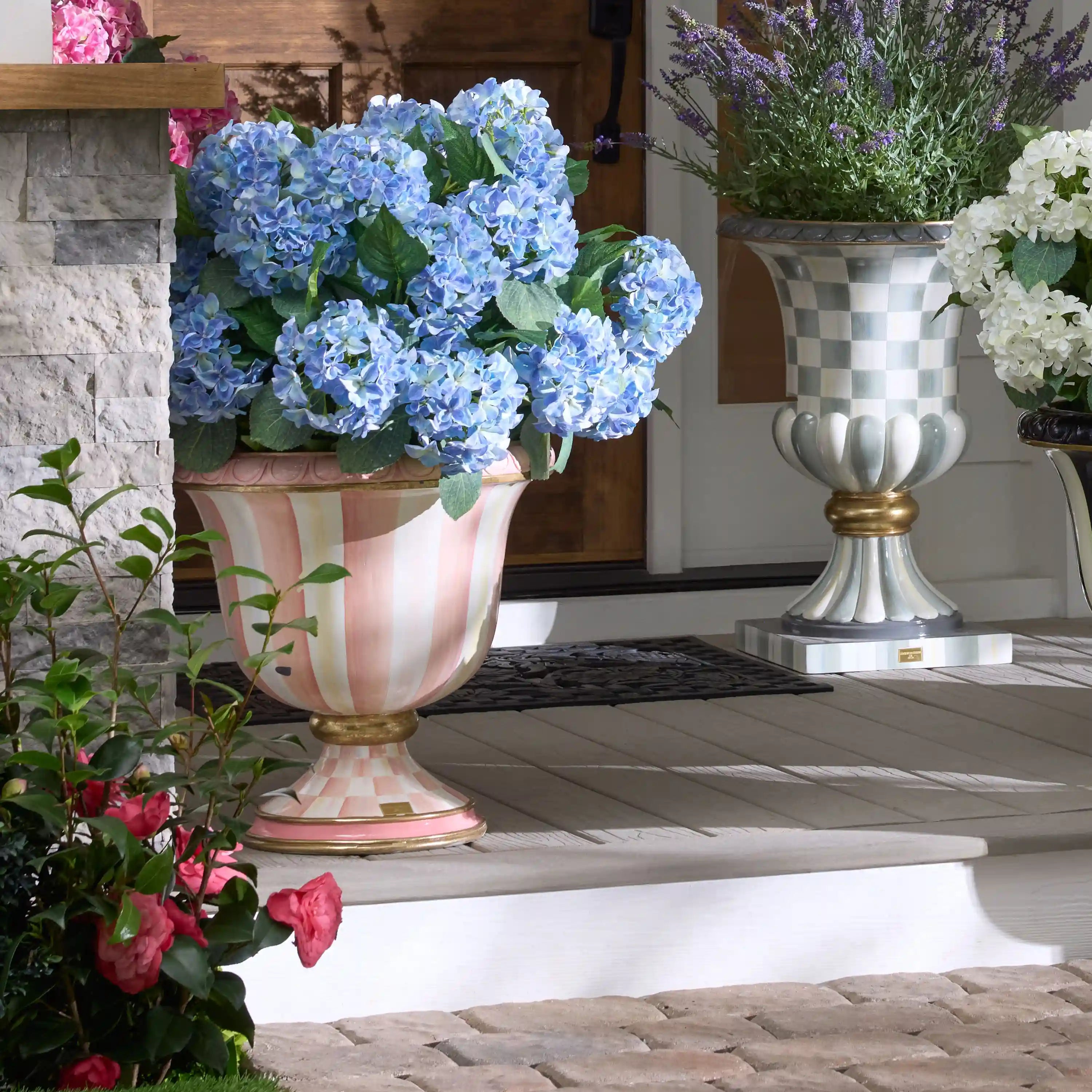 Courtly Check Pedestal Urn