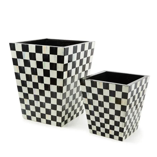 Courtly Check 20" Planter