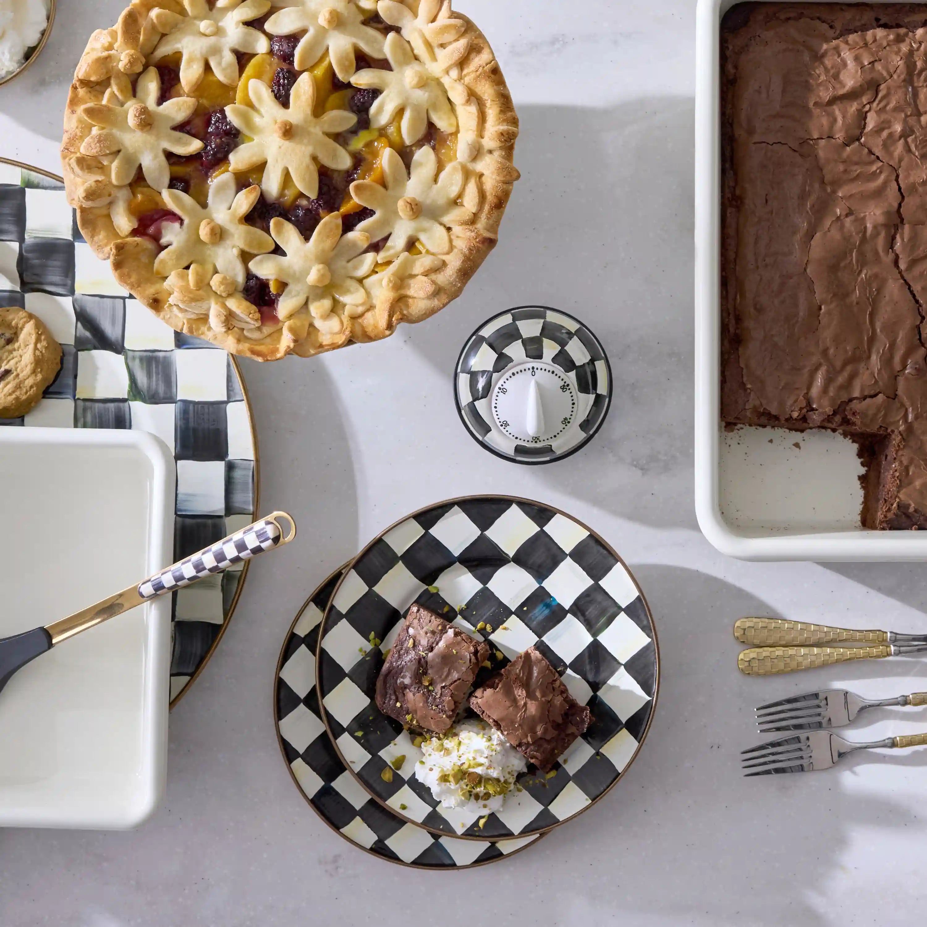 Wild Rose Brown Pie Plate