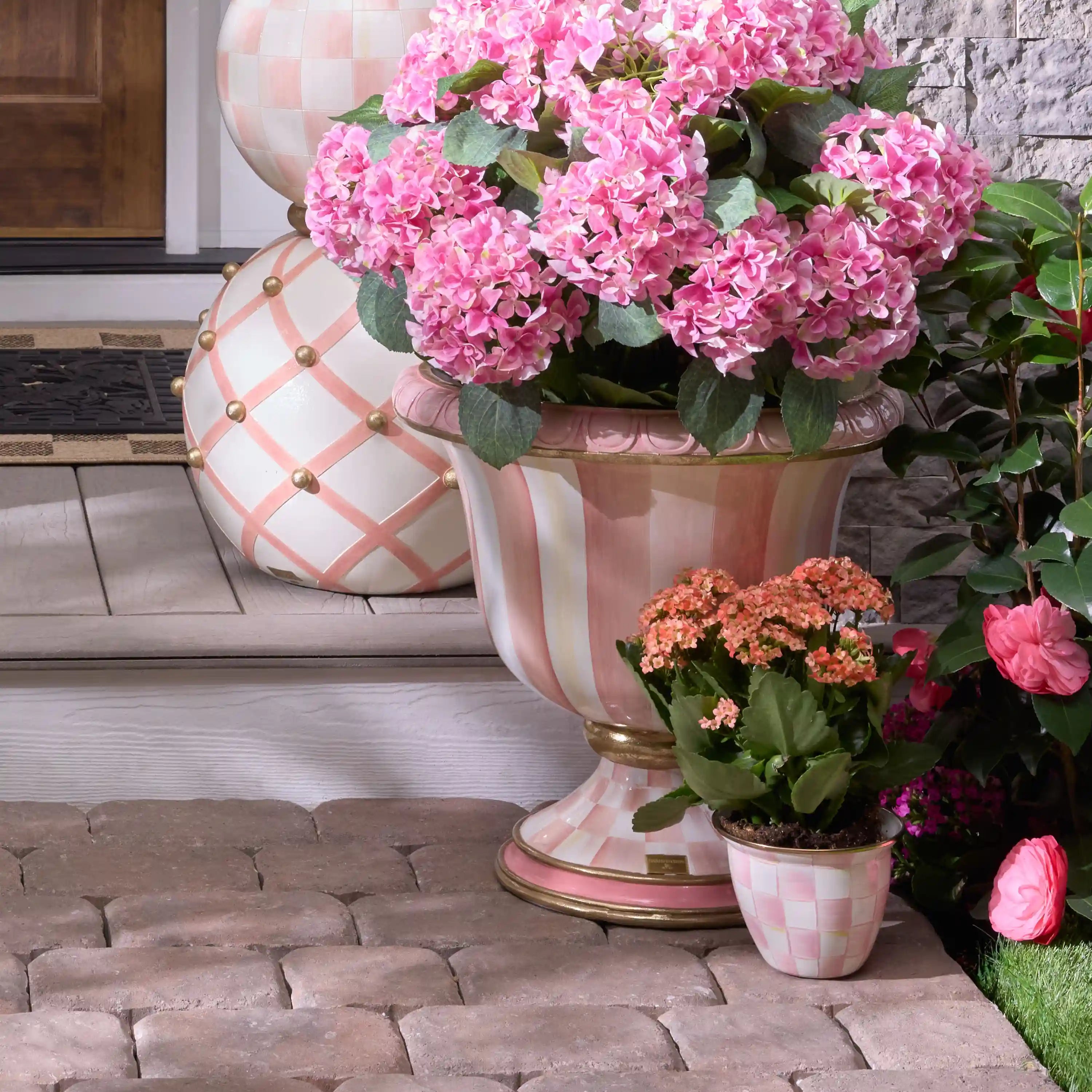 Rosy Check Large Flower Pot