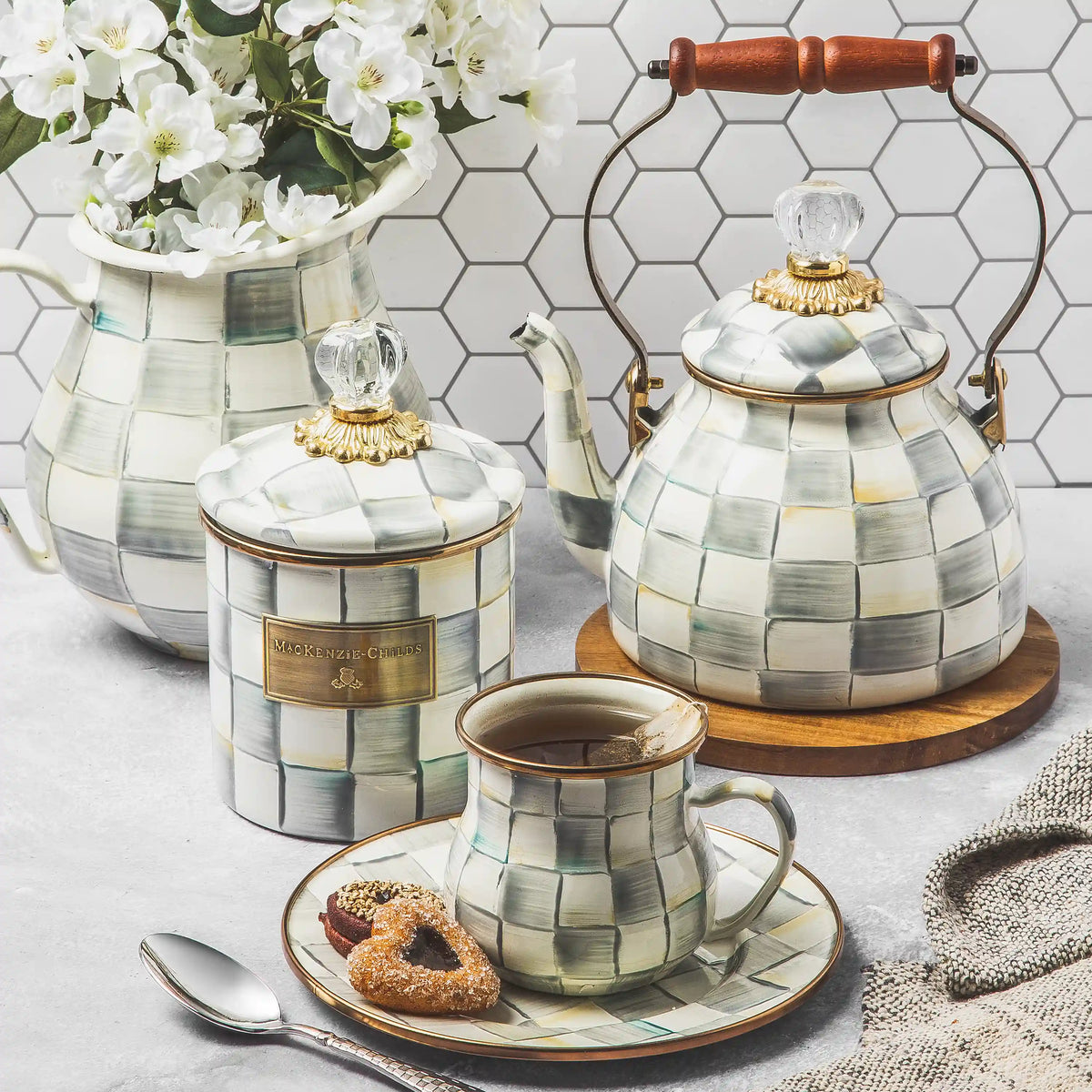 Royal Check 2 Quart Tea Kettle