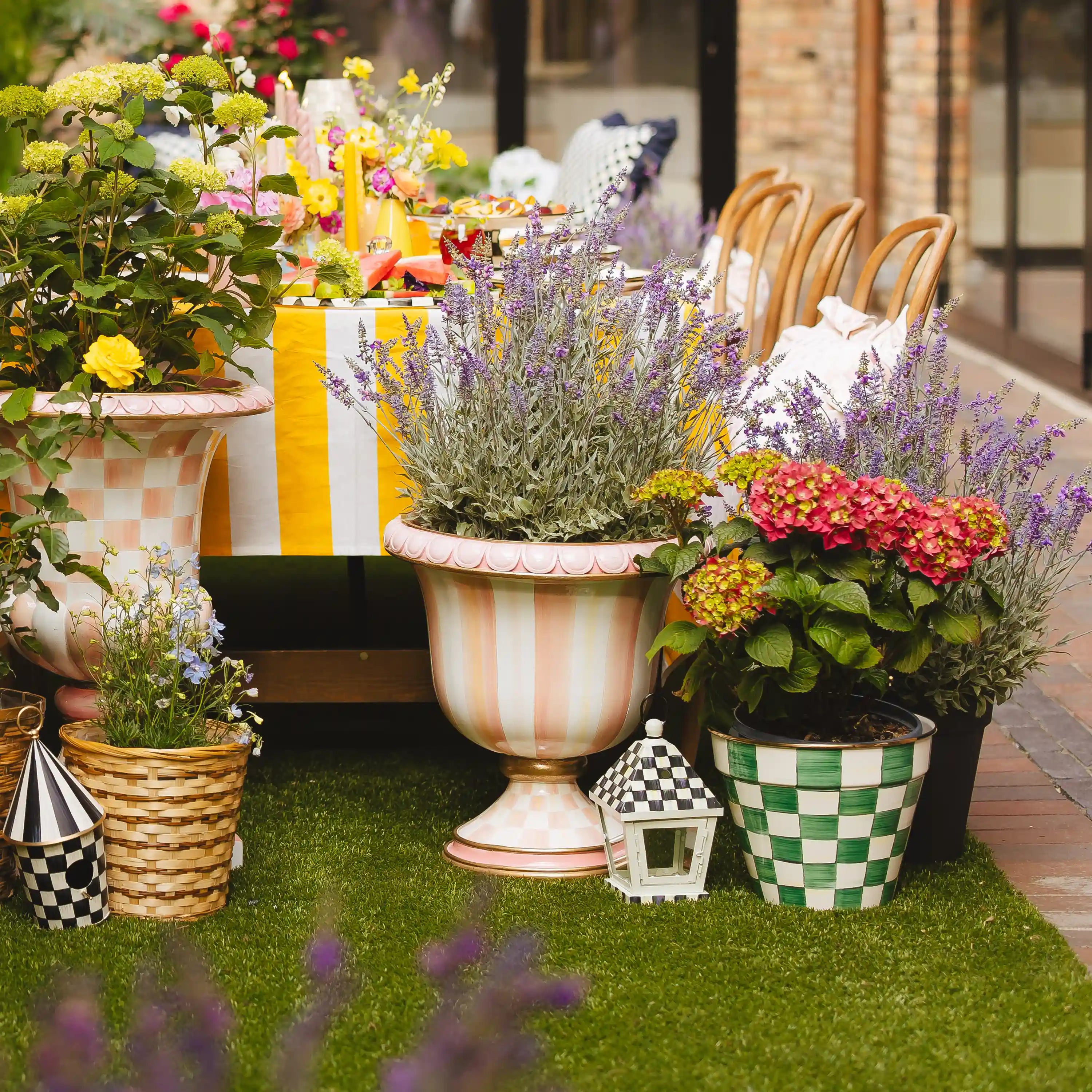 Royal Check Pedestal Urn