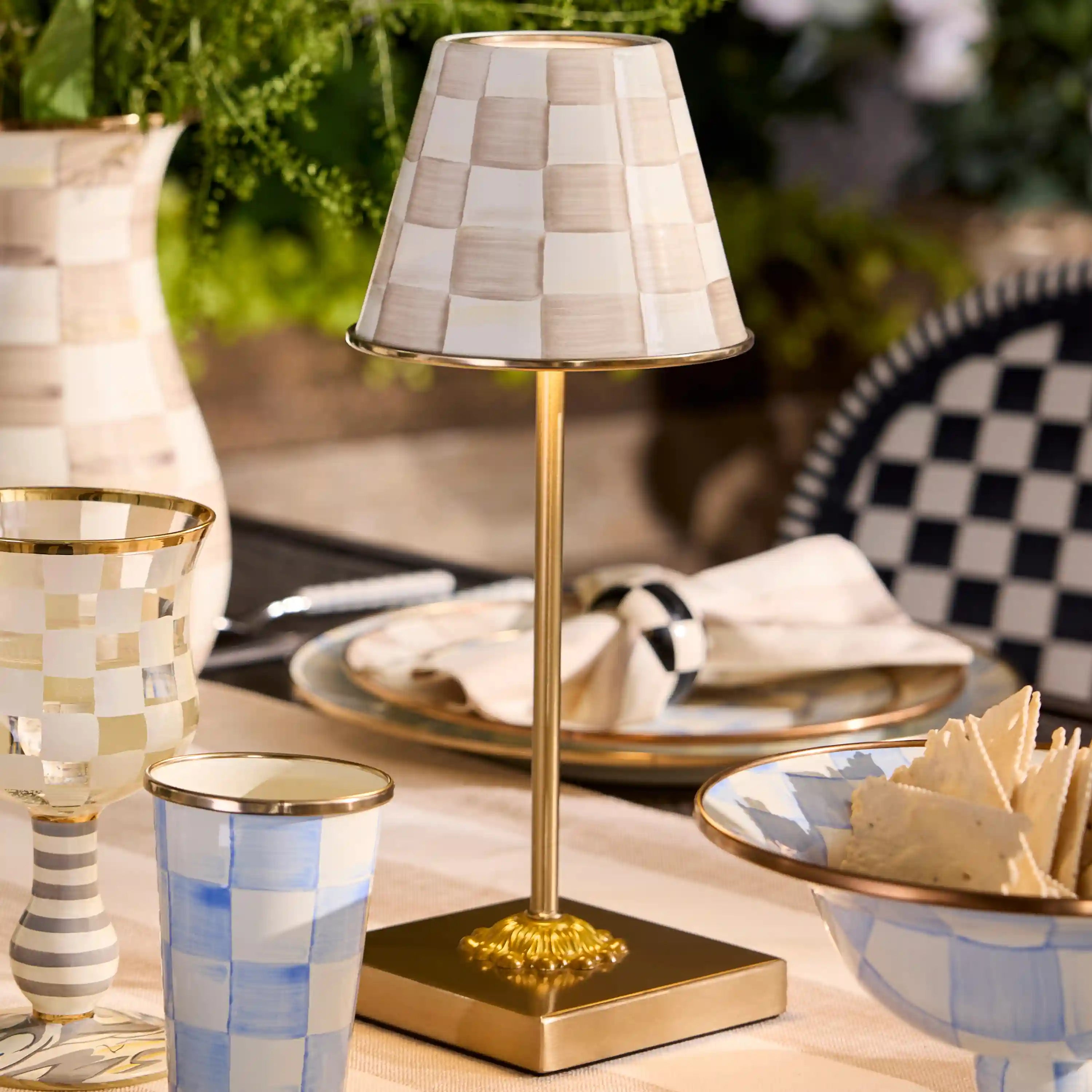 Rosy Check LED Rechargeable Cafe Table Lamp