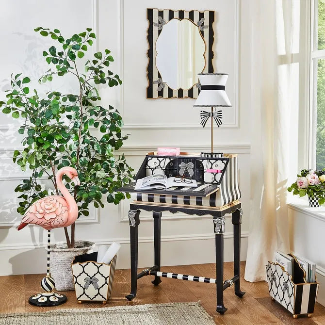 Pretty As A Bow Table Lamp
