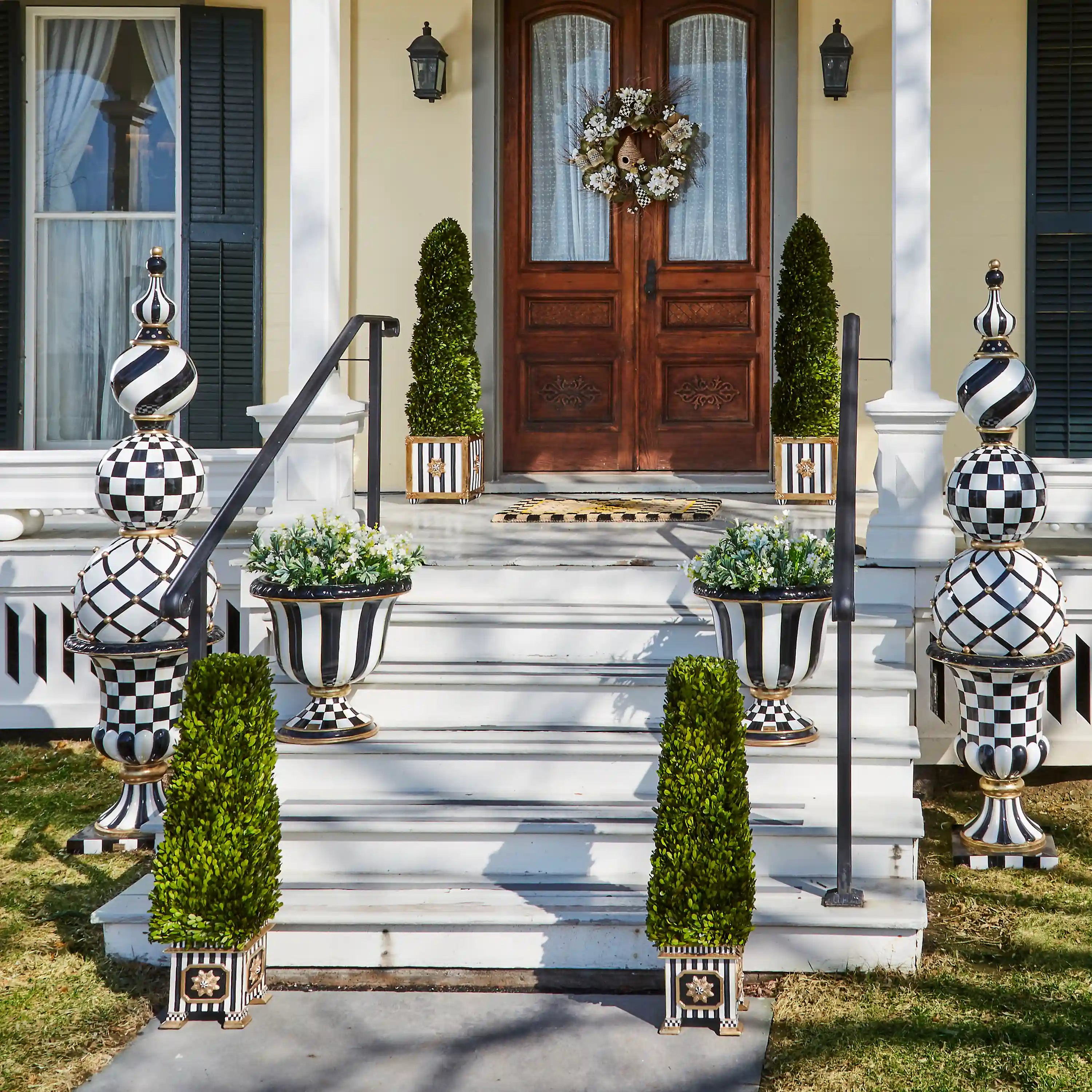 Mocha Check Pedestal Urn