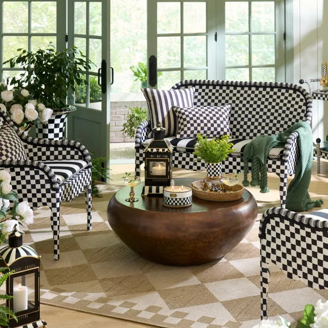White Diamond 5' x 8' Indoor/Outdoor Rug
