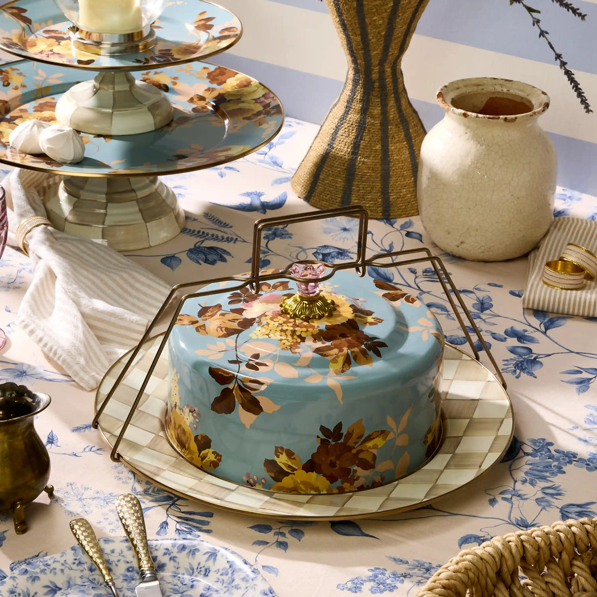 Courtly Check Cake Carrier