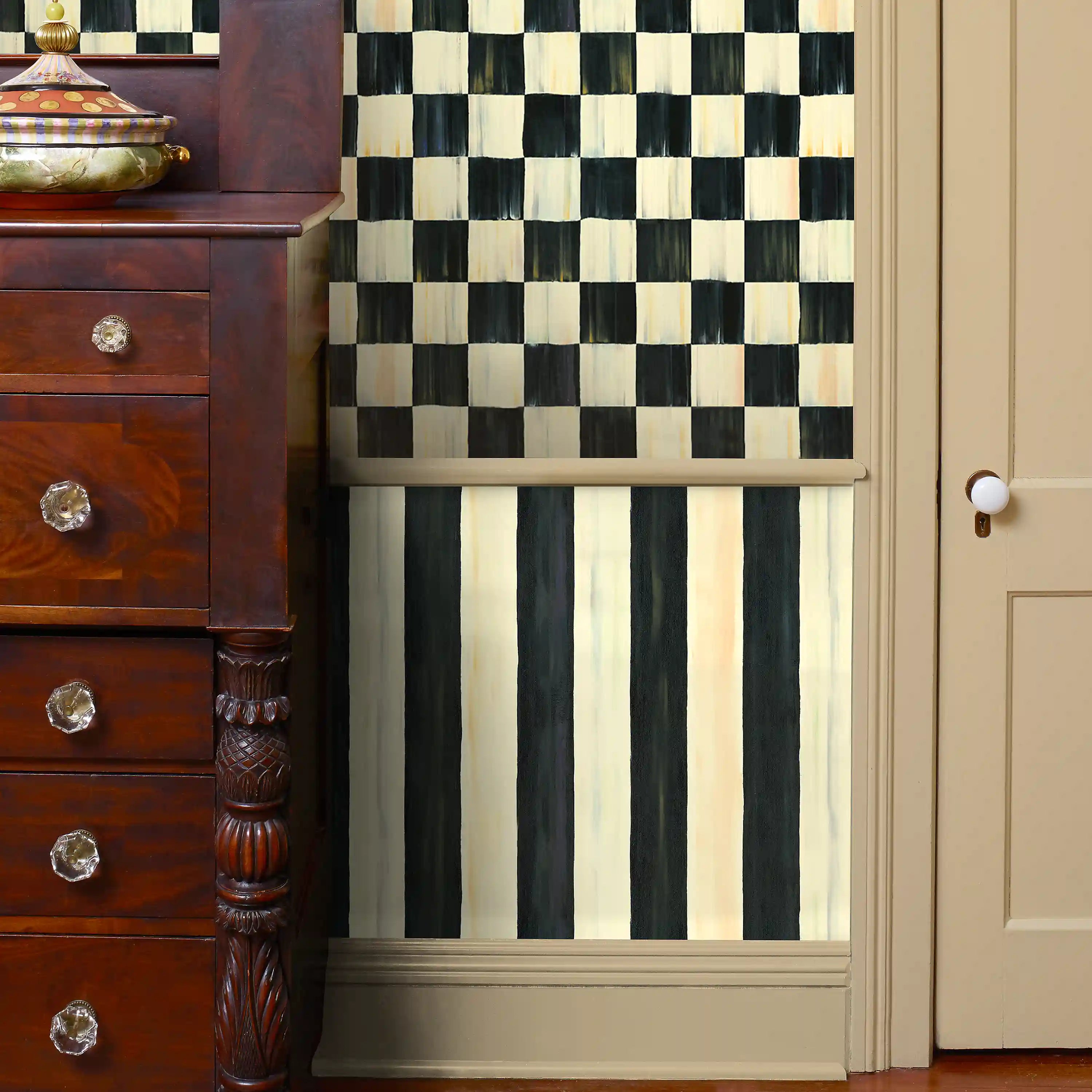 Courtly Stripe Wallpaper