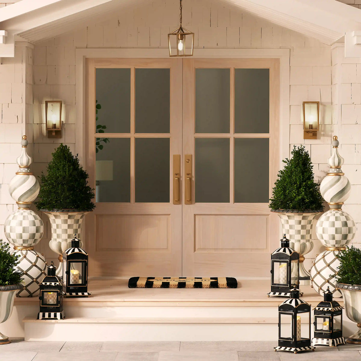 Mocha Check Pedestal Urn