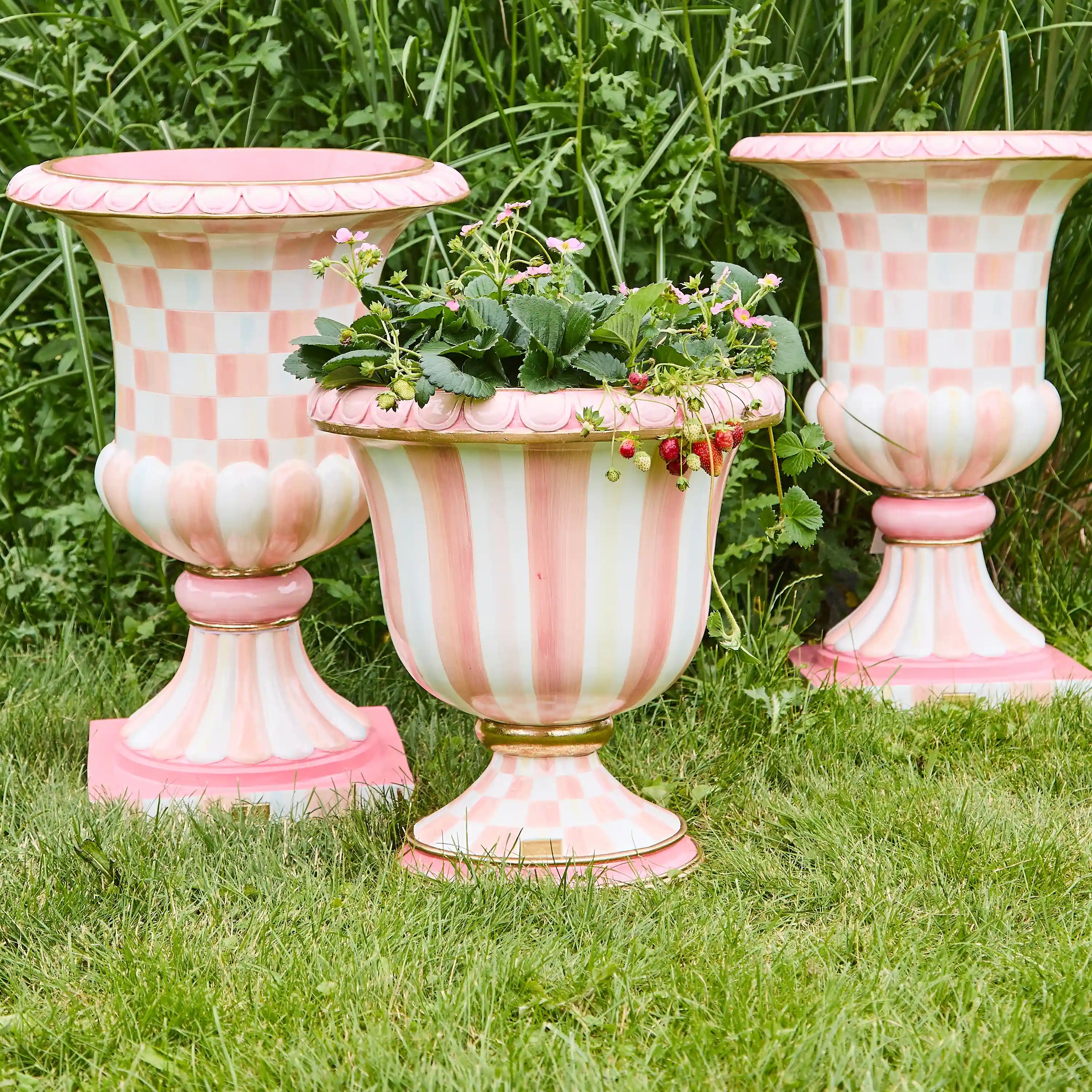 Mocha Check Pedestal Urn