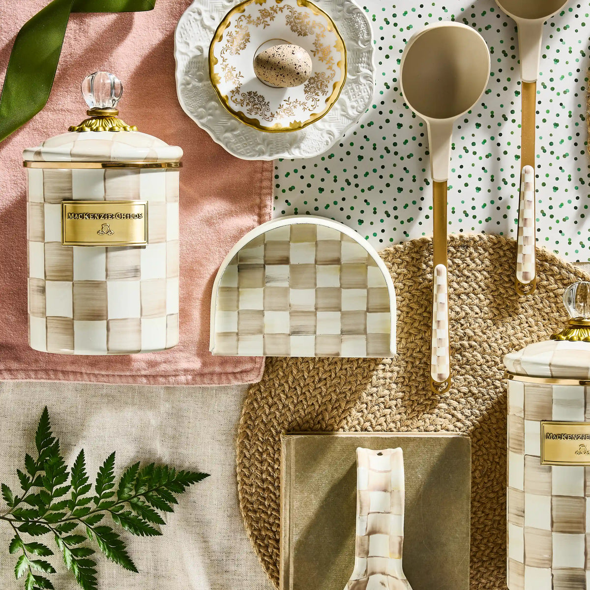 Rosy Check Napkin Holder