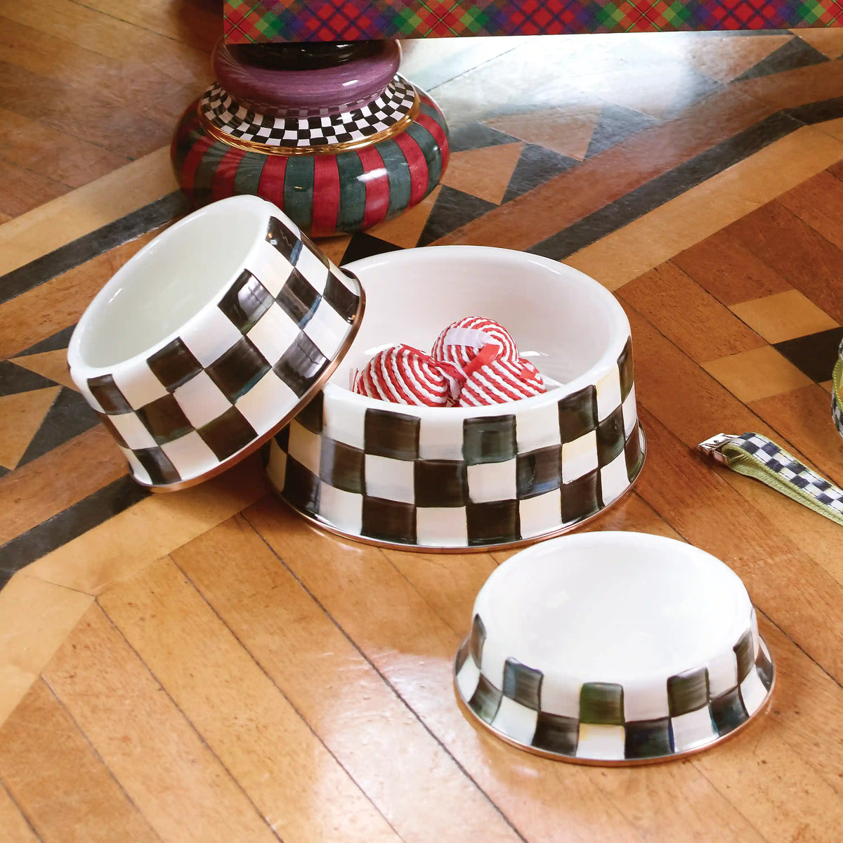 Rosy Check Small Pet Dish