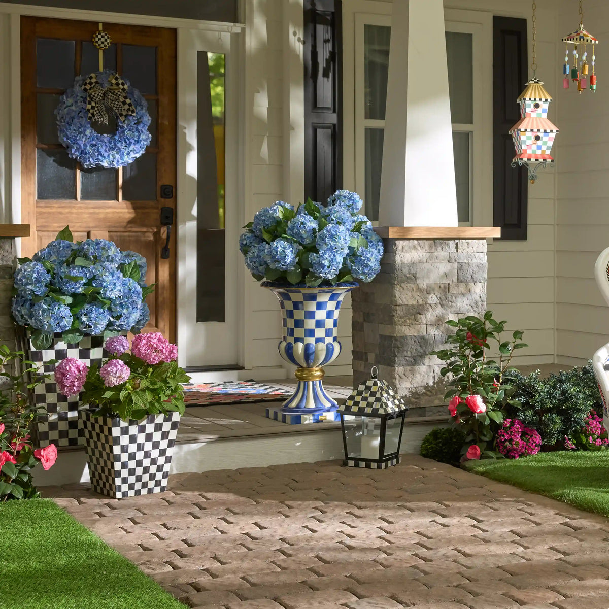 Courtly Check Pedestal Urn