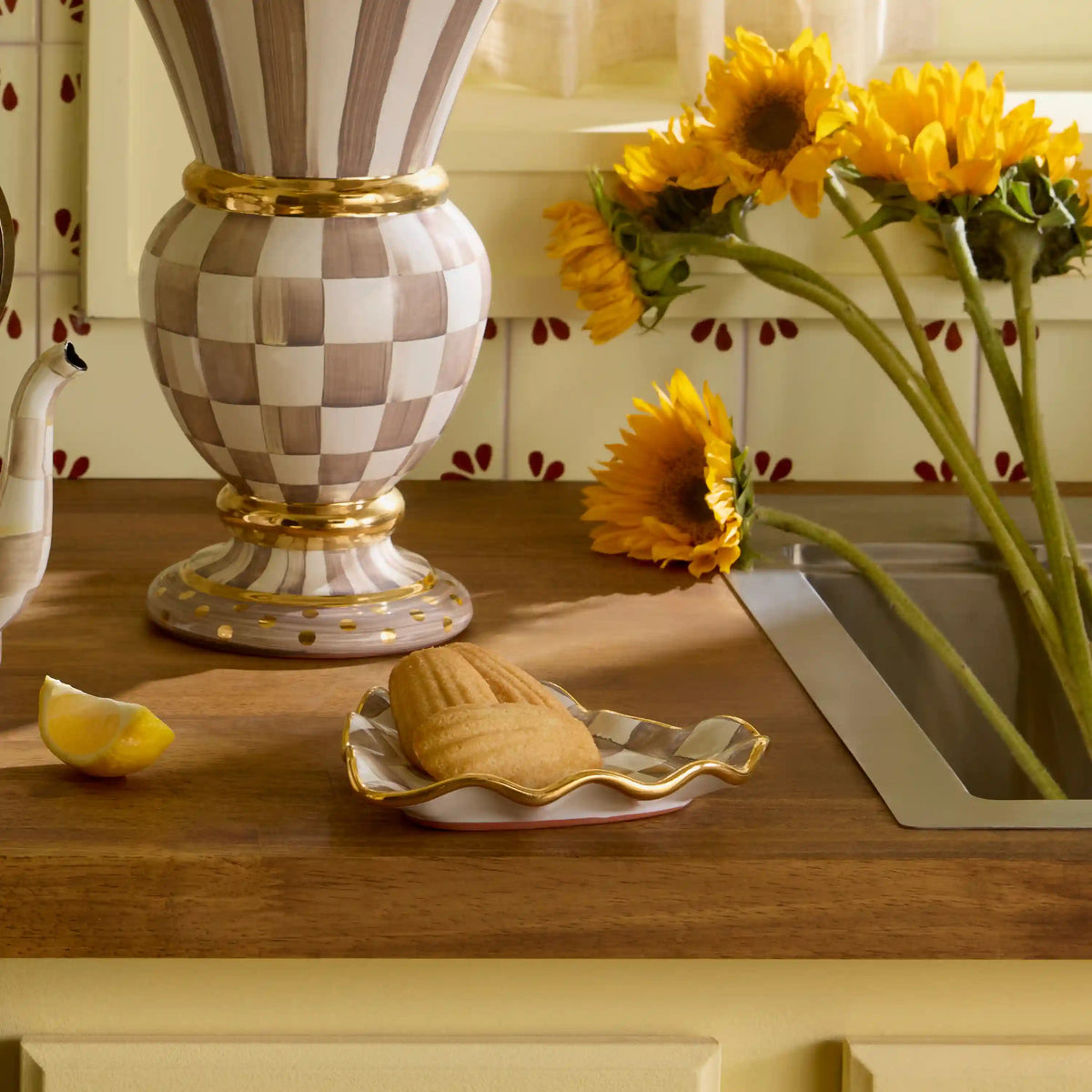 Courtly Check Fluted Heart Plate