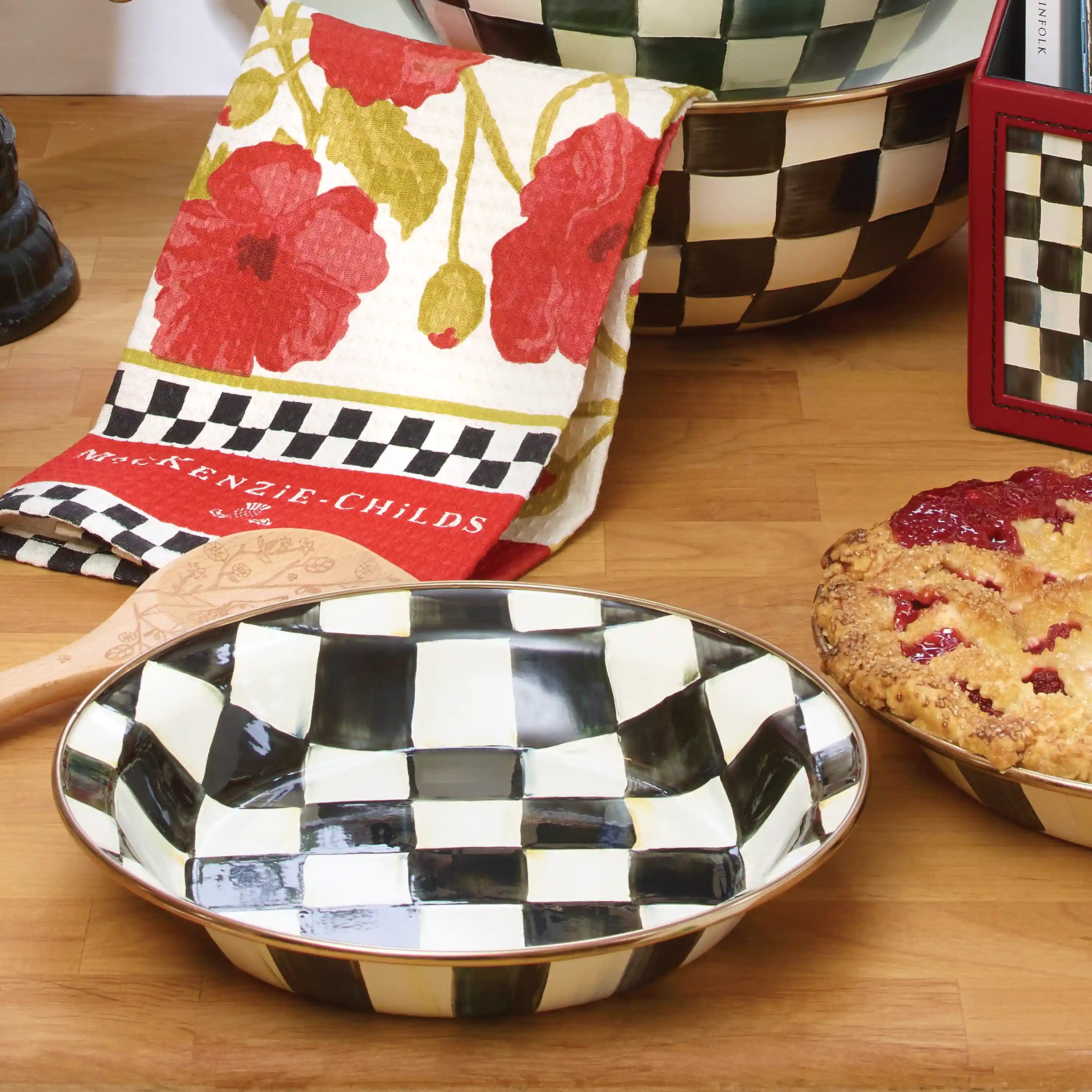 Mocha Check Pie Plate