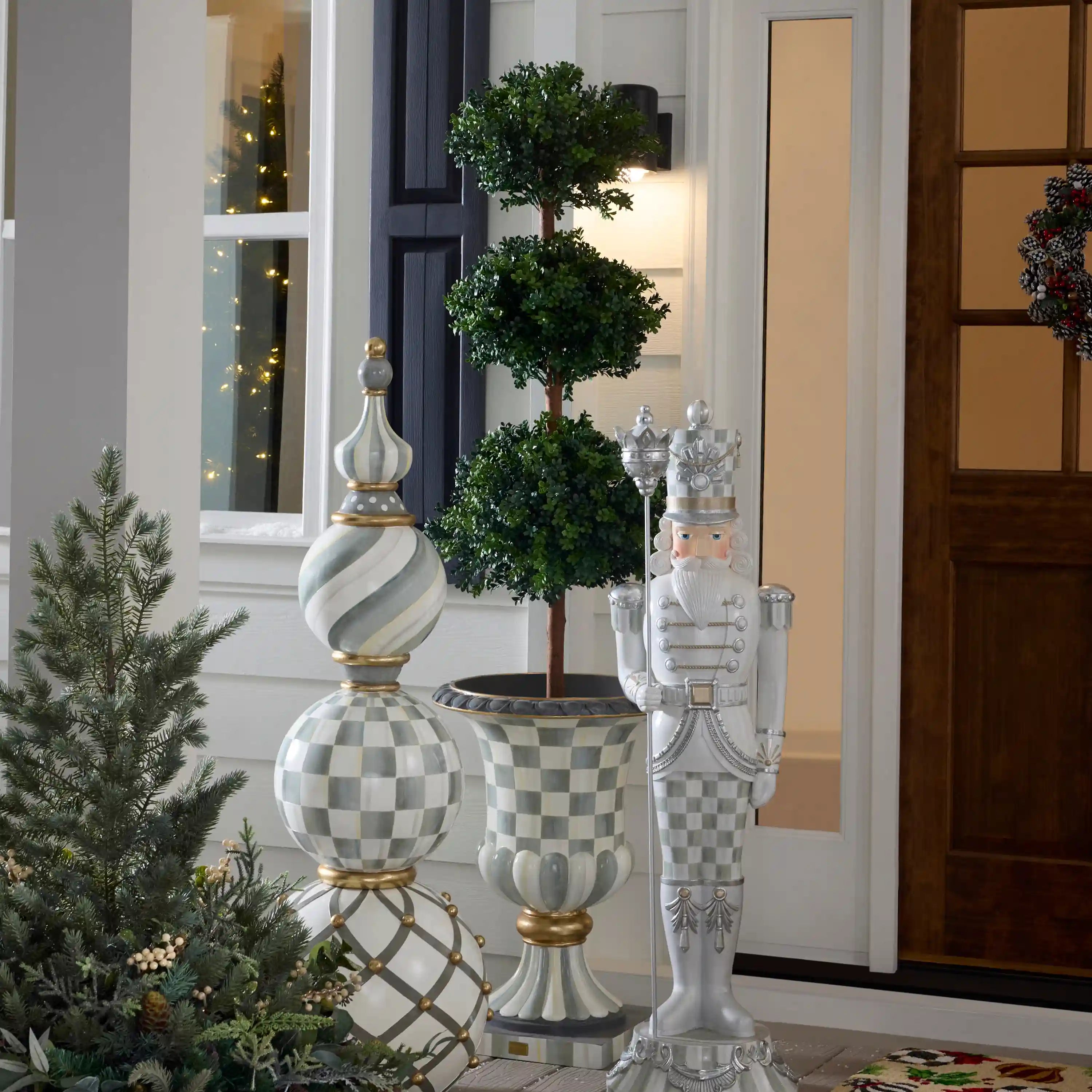 Courtly Check Pedestal Urn