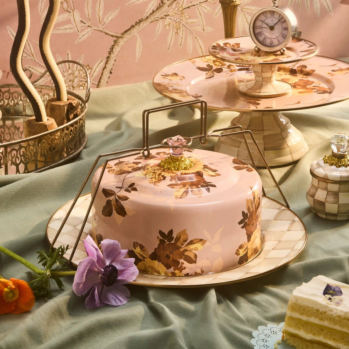 Courtly Check Cake Carrier