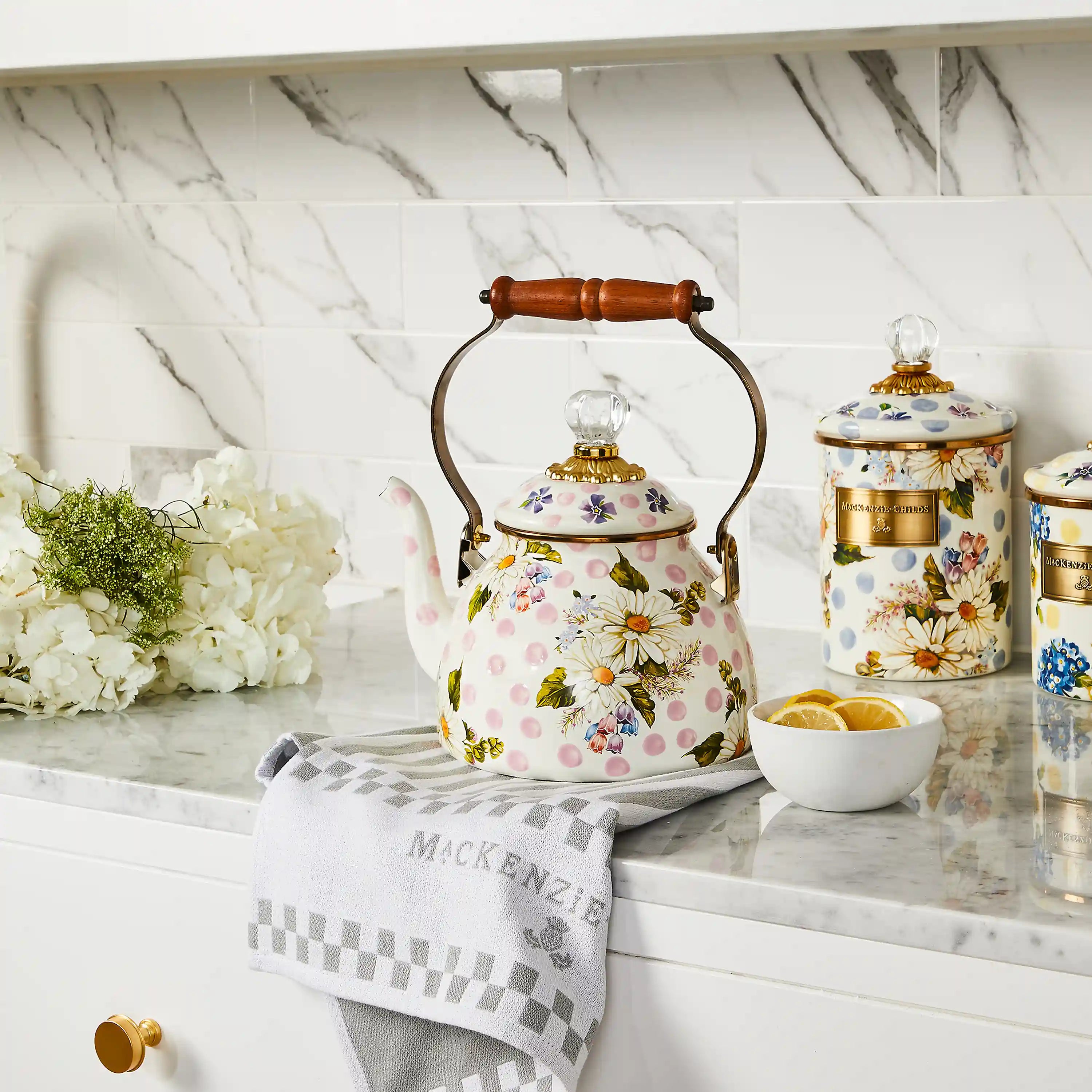 Royal English Garden 2 Quart Tea Kettle