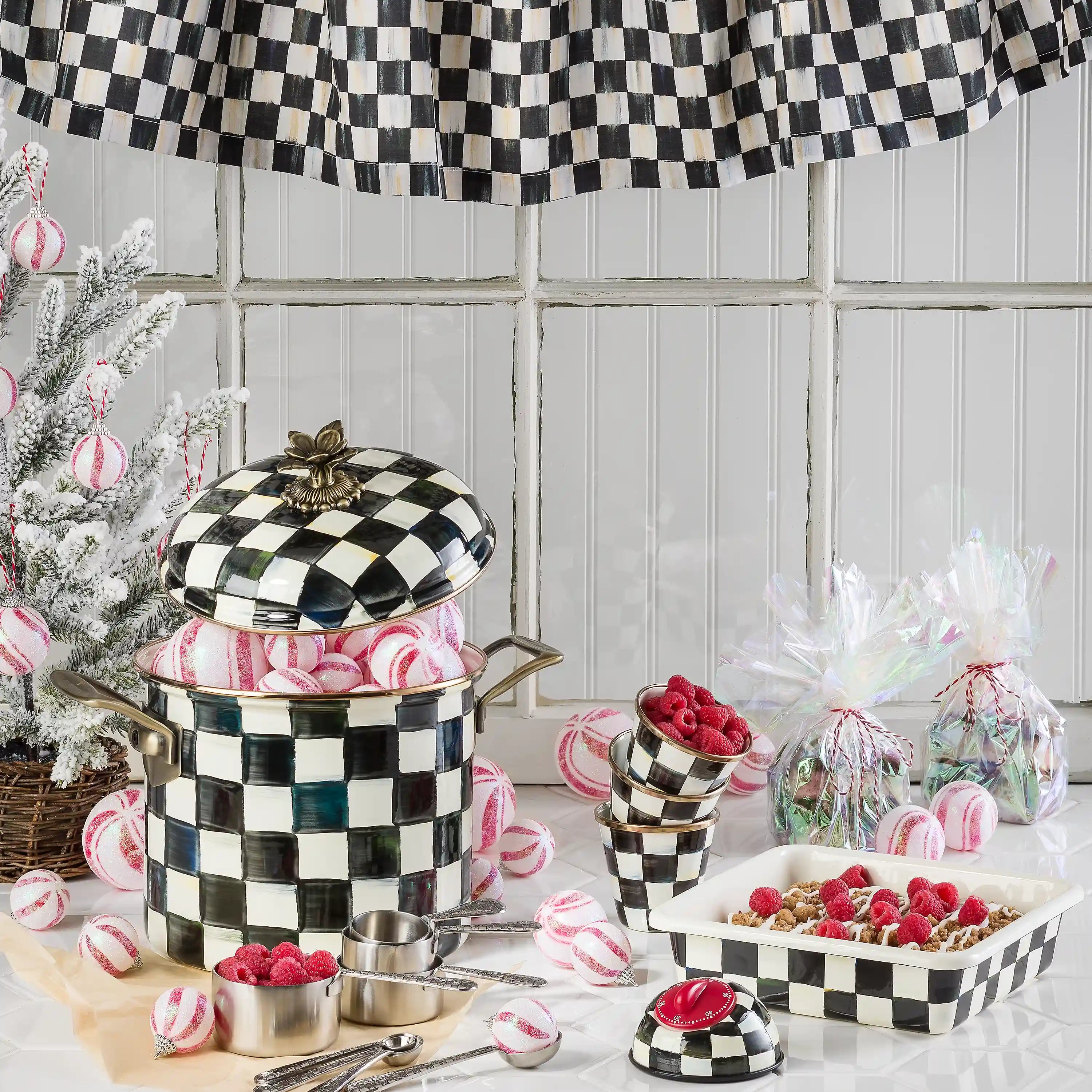 Rosy Check Cafe Valance