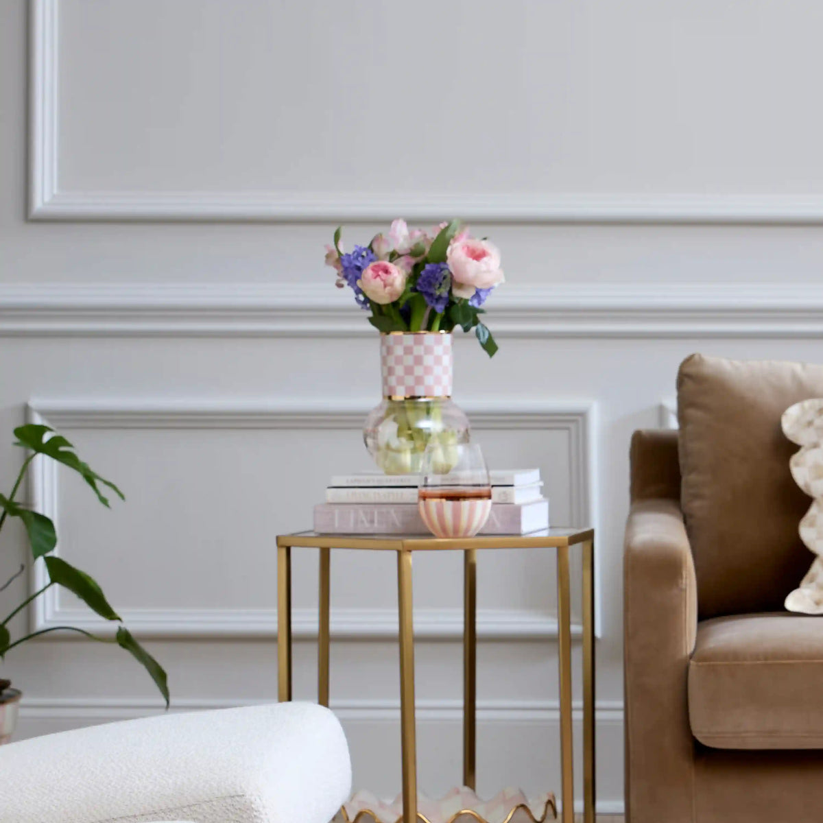 Rosy Check Glass Vase