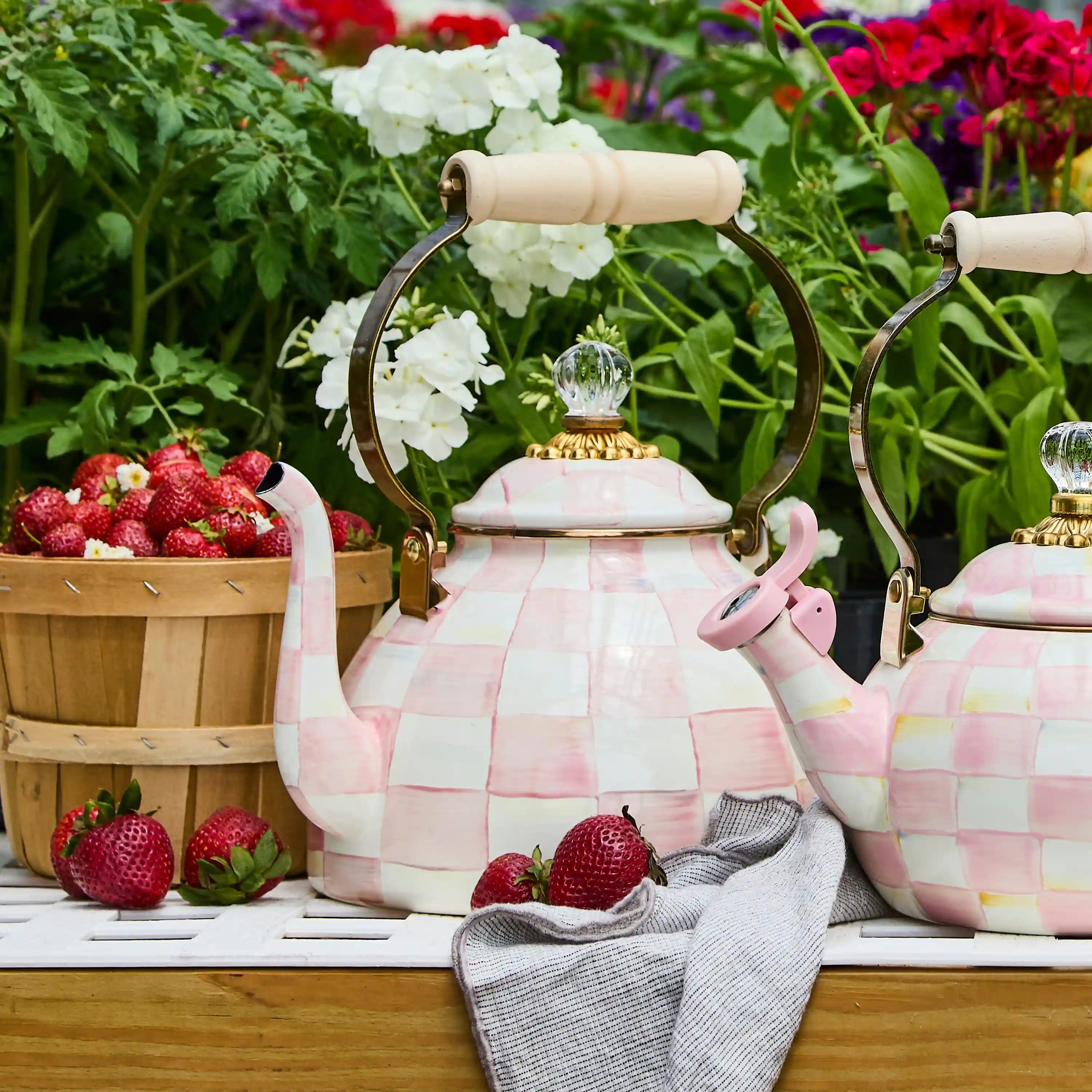 Royal Check 2 Quart Tea Kettle