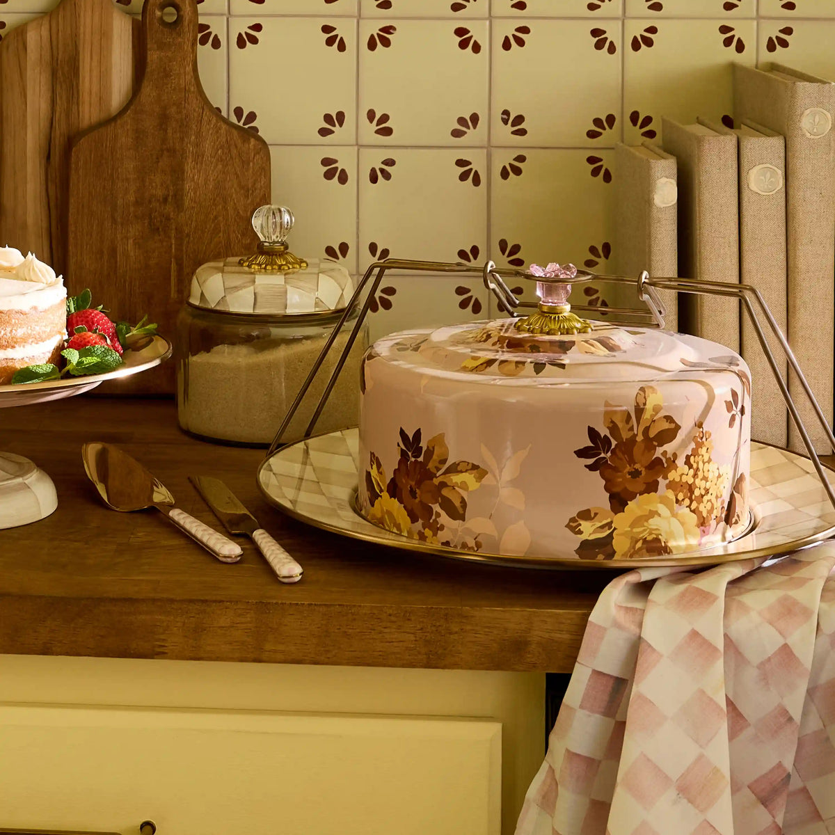 Courtly Check Cake Carrier