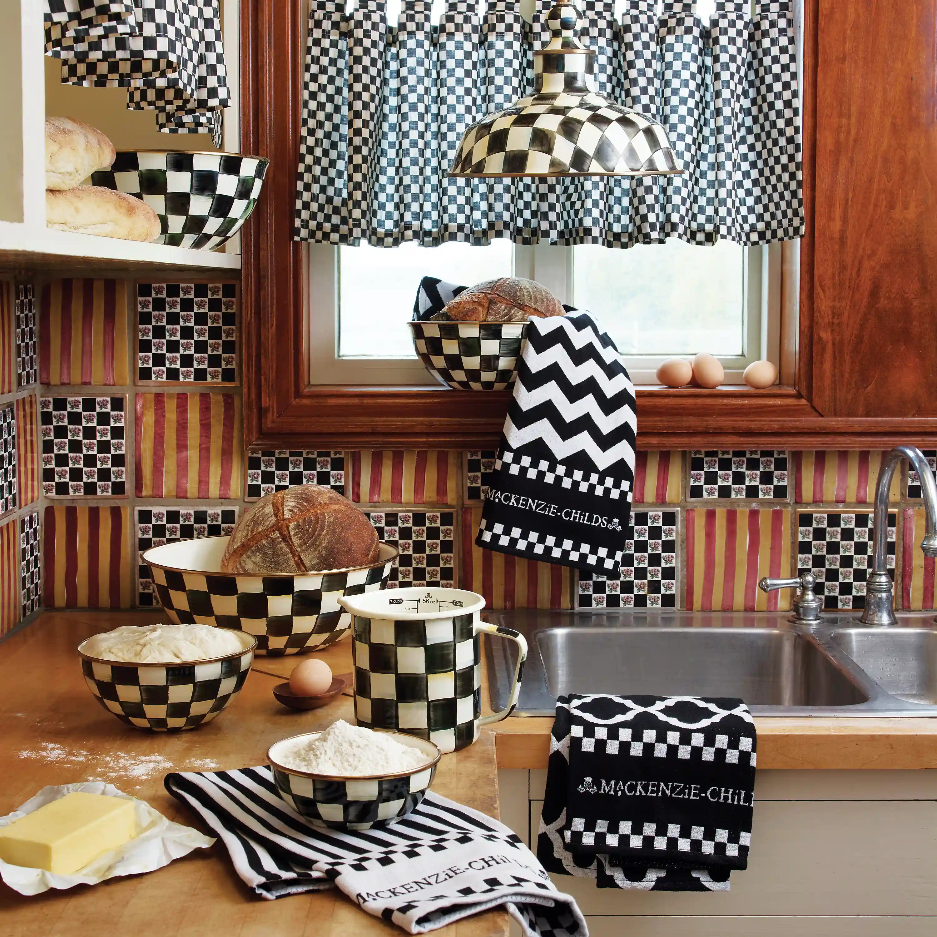 Courtly Check 7 Cup Measuring Cup