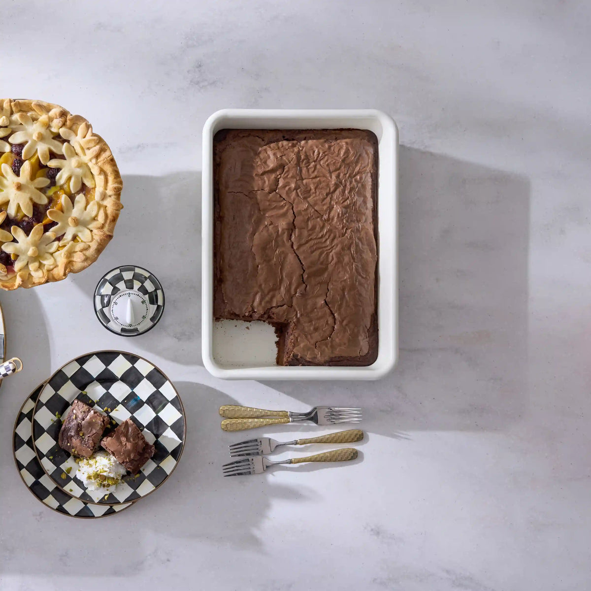 Mocha Check 9" x 13" Baking Pan