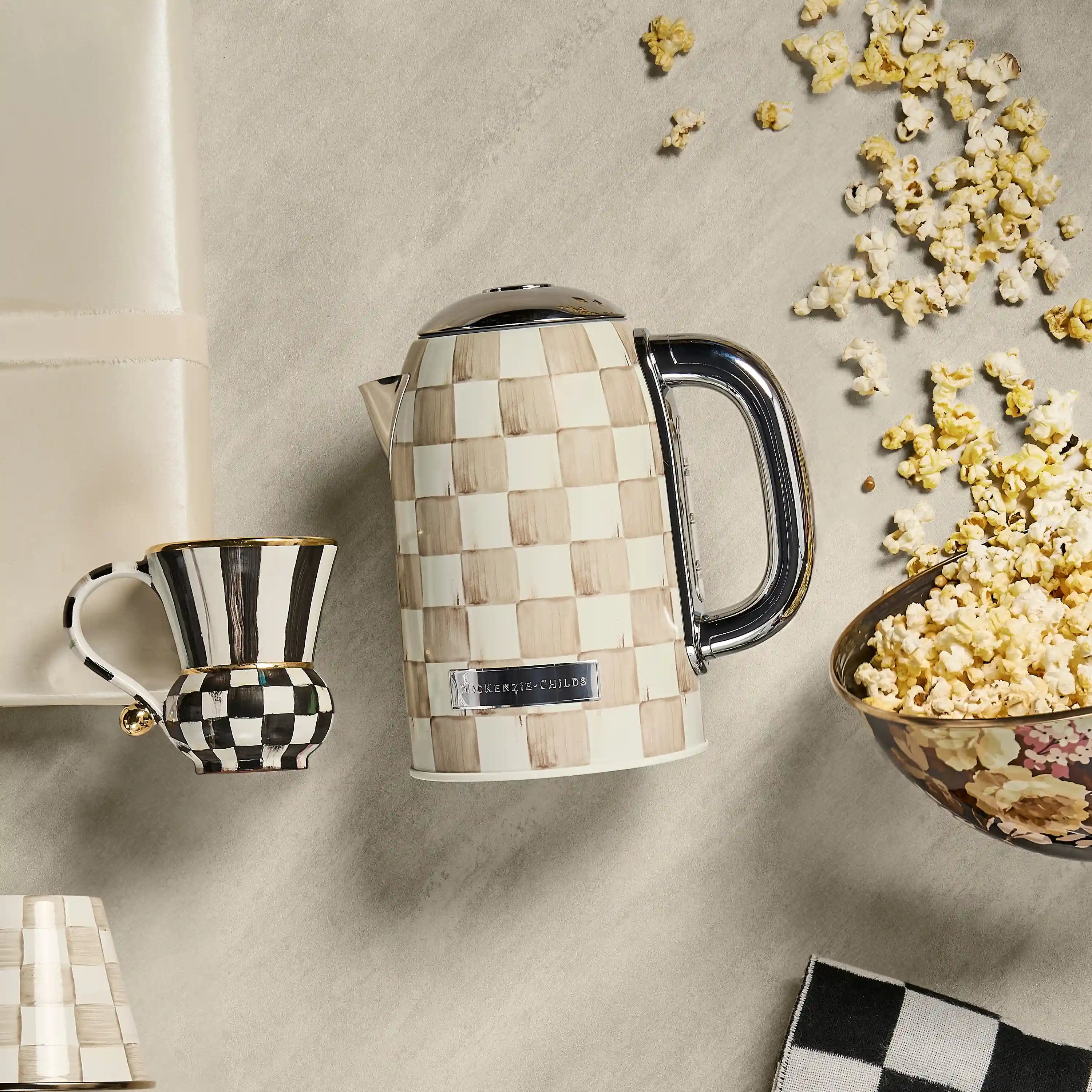 Rosy Check Electric Kettle